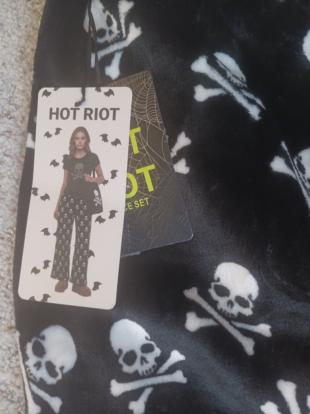 Hot Riot Women’s Black Skull Print Pajama Set☠️☠️☠️☠️👻👻👻👻👻👻🖤🖤